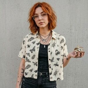 Hot Topic Insect Print Shirt Womens Medium Bug Moth Beetle Cockroach Goblincore